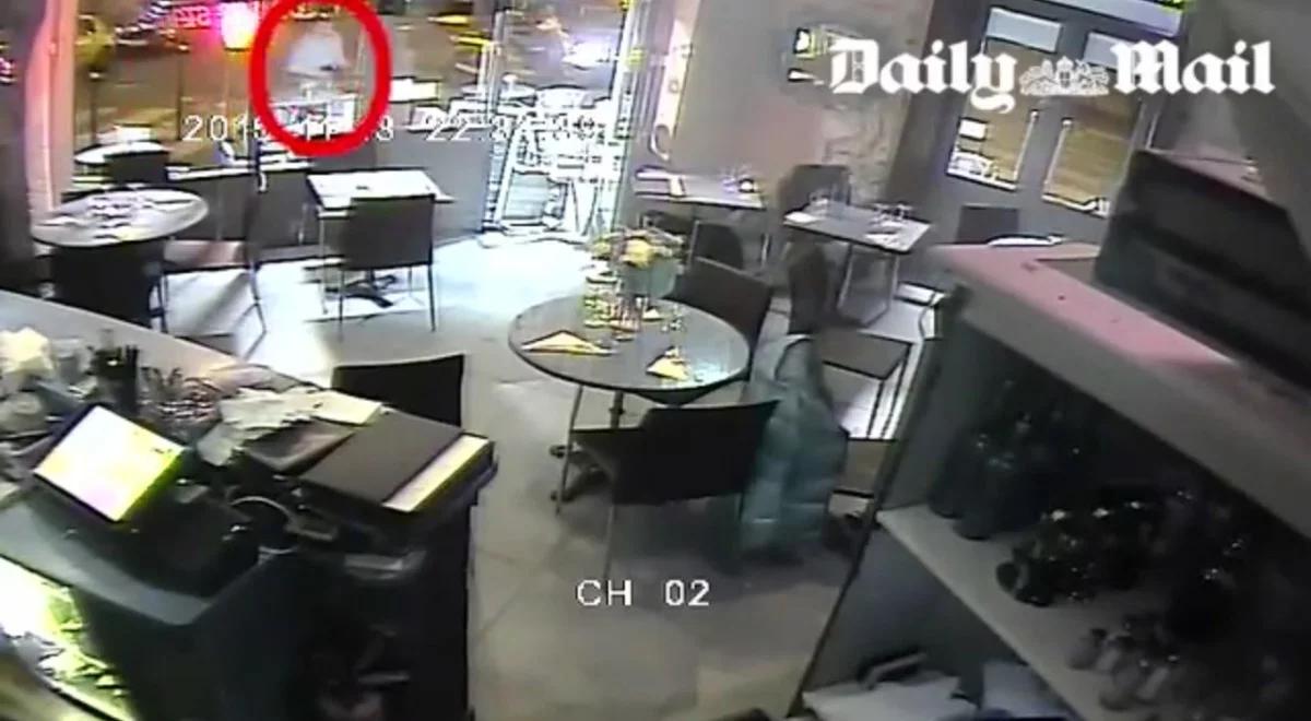 Zamachy we Francji. Kamery nagrały moment ataku na restaurację w Paryżu [WIDEO]