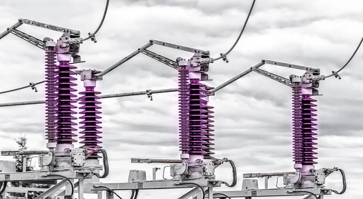 Mimo wysokich obciążeń polski system energetyczny bezpieczny. Prąd kupują u nas także sąsiedzi
