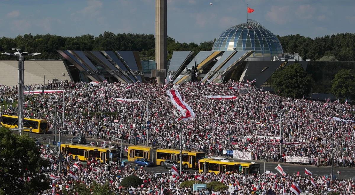 B. urzędnik Pentagonu: to ostatni gwóźdź do trumny reżimu Łukaszenki