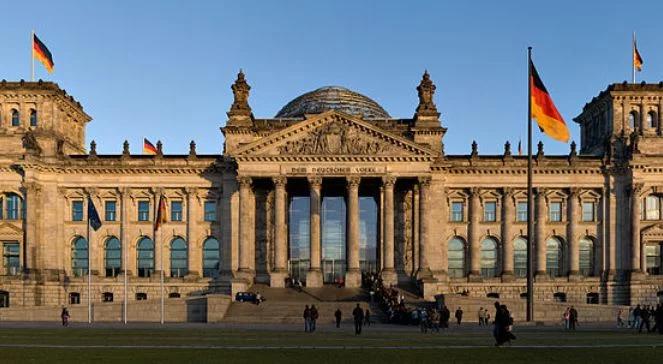 Niemiecki Bundestag krytycznie o Rosji