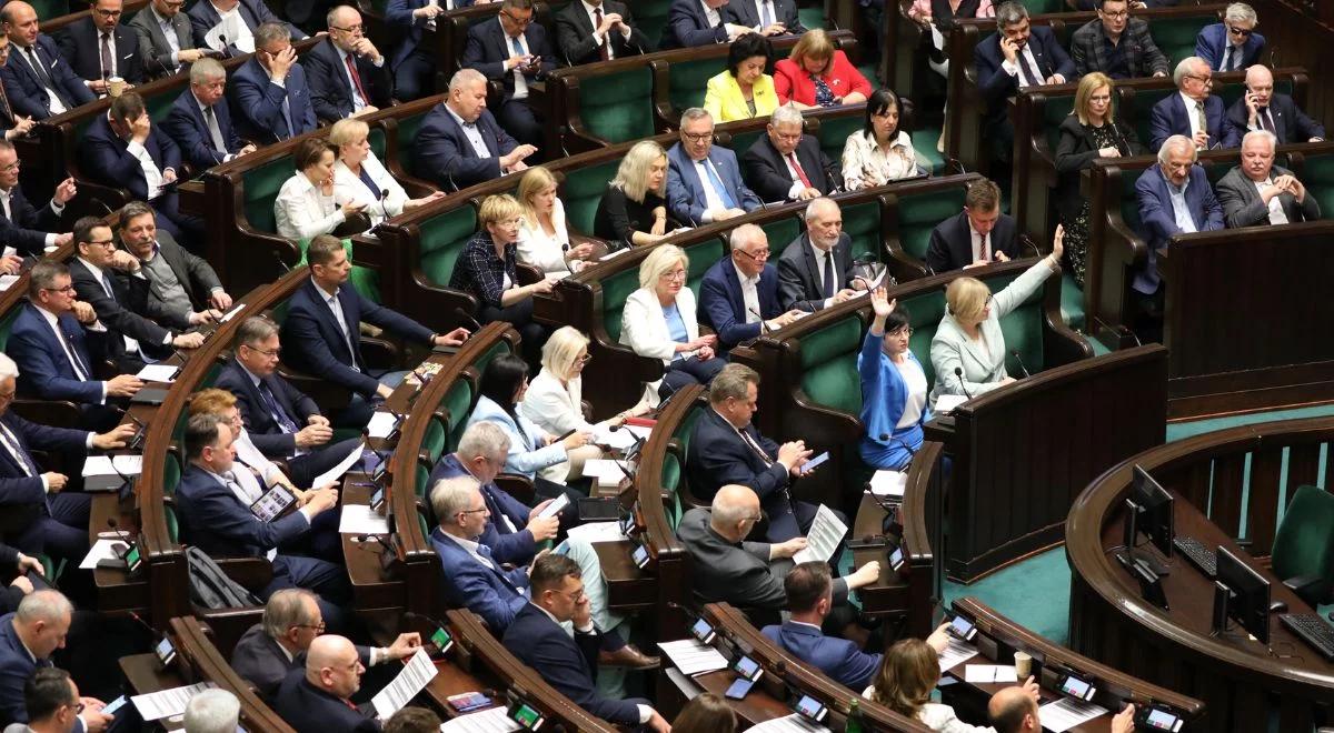 W służbie cywilnej nie będzie można zatrudniać funkcjonariuszy z PRL. Sejm uchwalił nowe przepisy