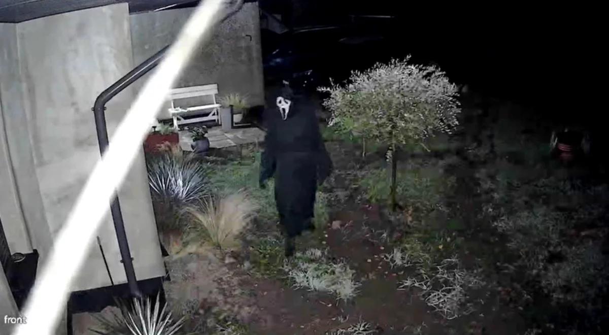 Mroczne nagranie z Serocka. Policja apeluje do mieszkańców