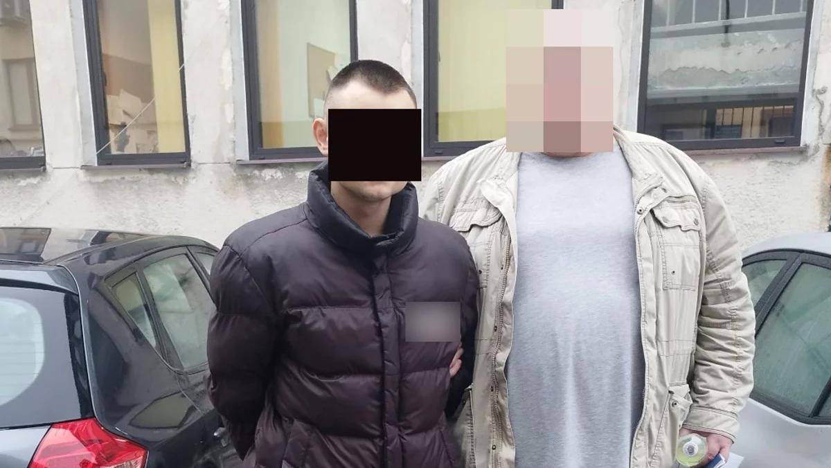 Chwile grozy na ulicach Warszawy. Groził nożem przechodniom i byłej partnerce