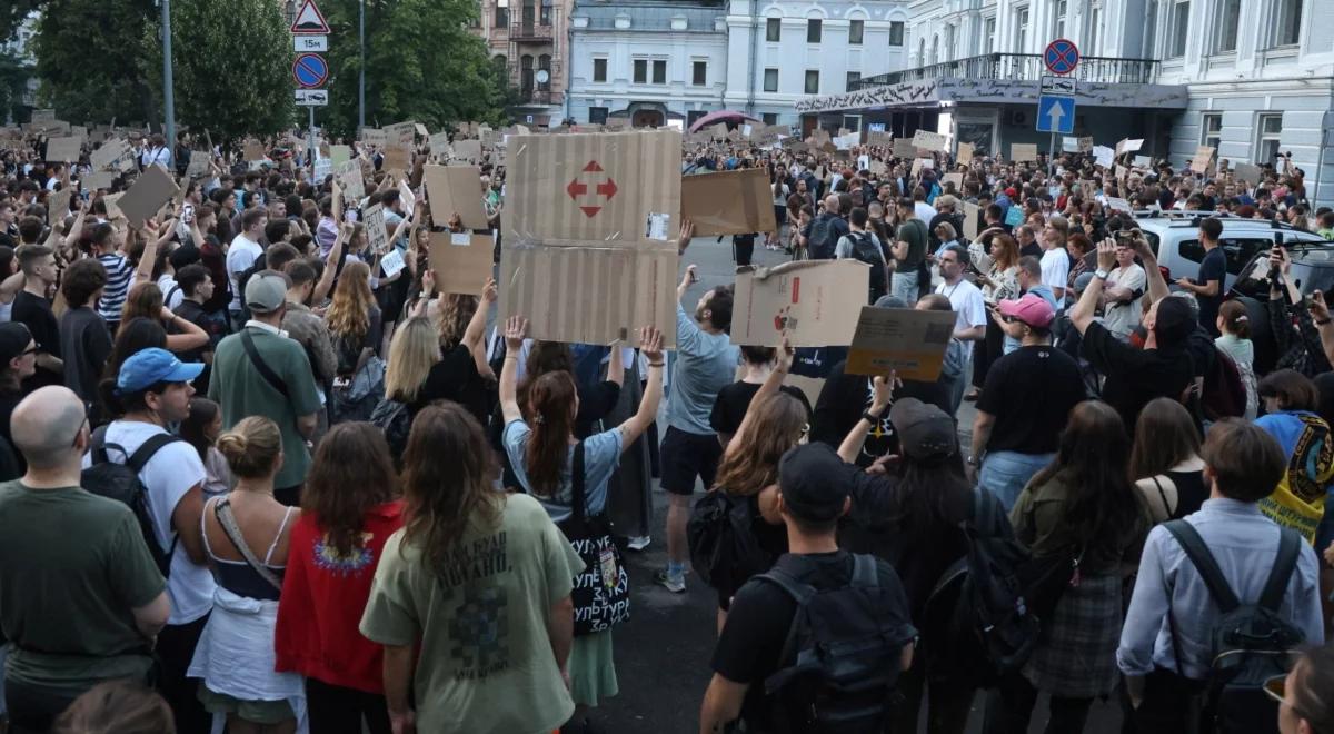 Seria protestów w Ukrainie. W tle "demontaż" walki z korupcją