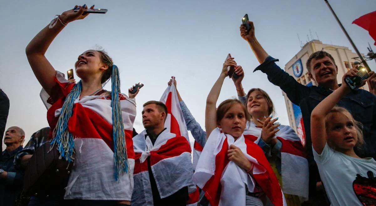 Grzywaczewski: Białorusini zobaczyli, jak wygląda życie za granicą