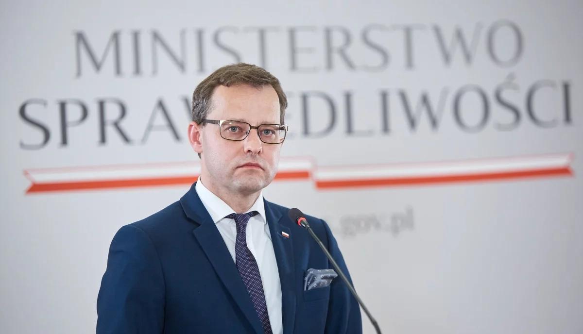 Skandaliczna aukcja z "Matką Boską Kermitowską". Wiceminister sprawiedliwości zawiadamia prokuraturę