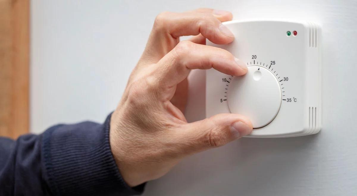Bruksela z wytycznymi ws. zużycia energii. Temperatura w budynkach zostanie obniżona 
