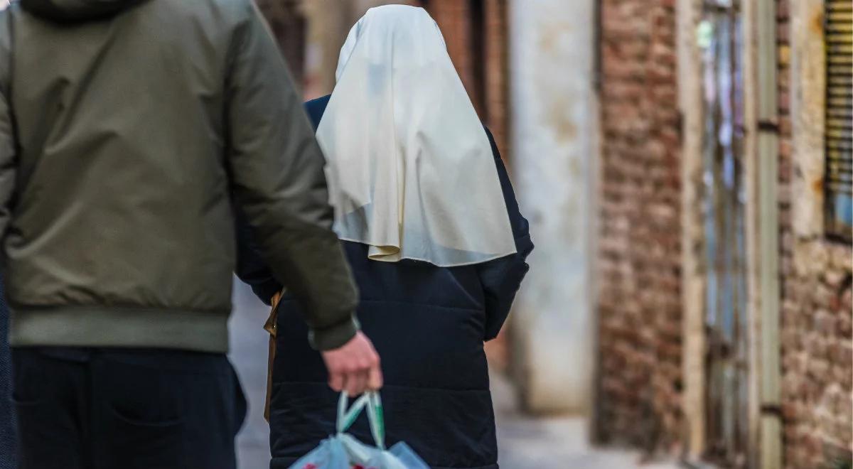 Pomagają samotnym, bezdomnym, seniorom. Siostry zakonne zaangażowane w walkę z pandemią