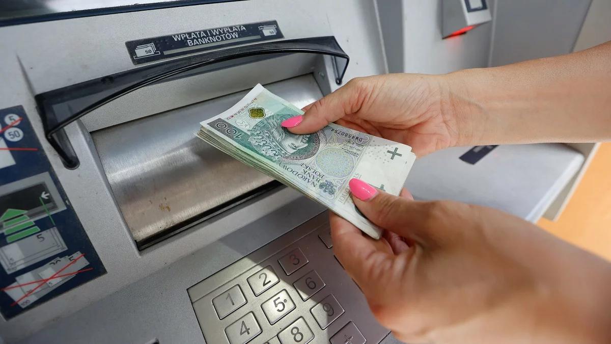 5 sekretnych funkcji bankomatów. Myśleliście, że służą tylko do wypłat pieniędzy?