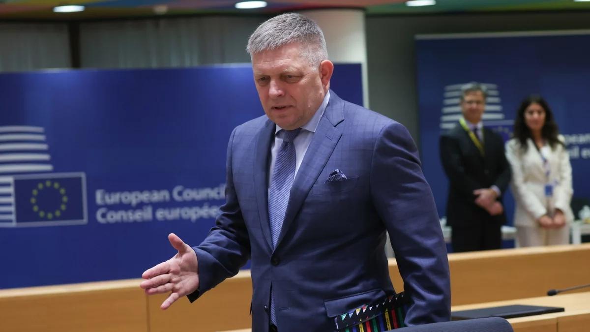 Robert Fico: zbrojenie Ukrainy jest dla Słowacji czerwoną linią