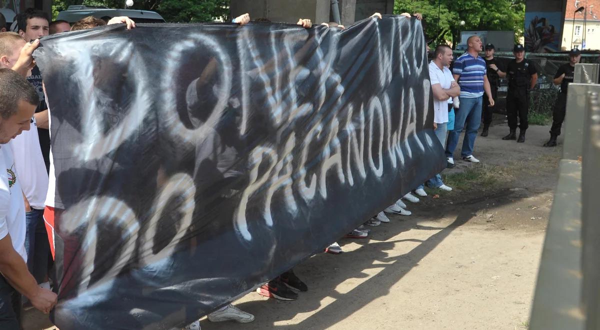 Walka rządu Donalda Tuska ze środowiskami kibicowskimi