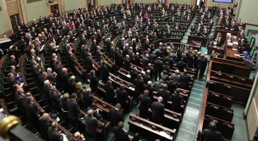 Po wystąpieniu Sikorskiego. PiS: propaganda, SLD: co z prezydencją w UE?