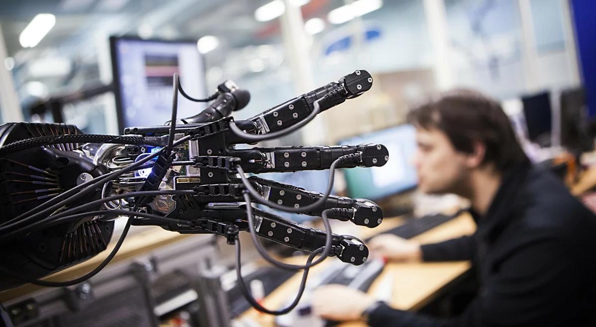 700 programistów z Indii udawało zaawansowane AI. Builder.ai oszustwem