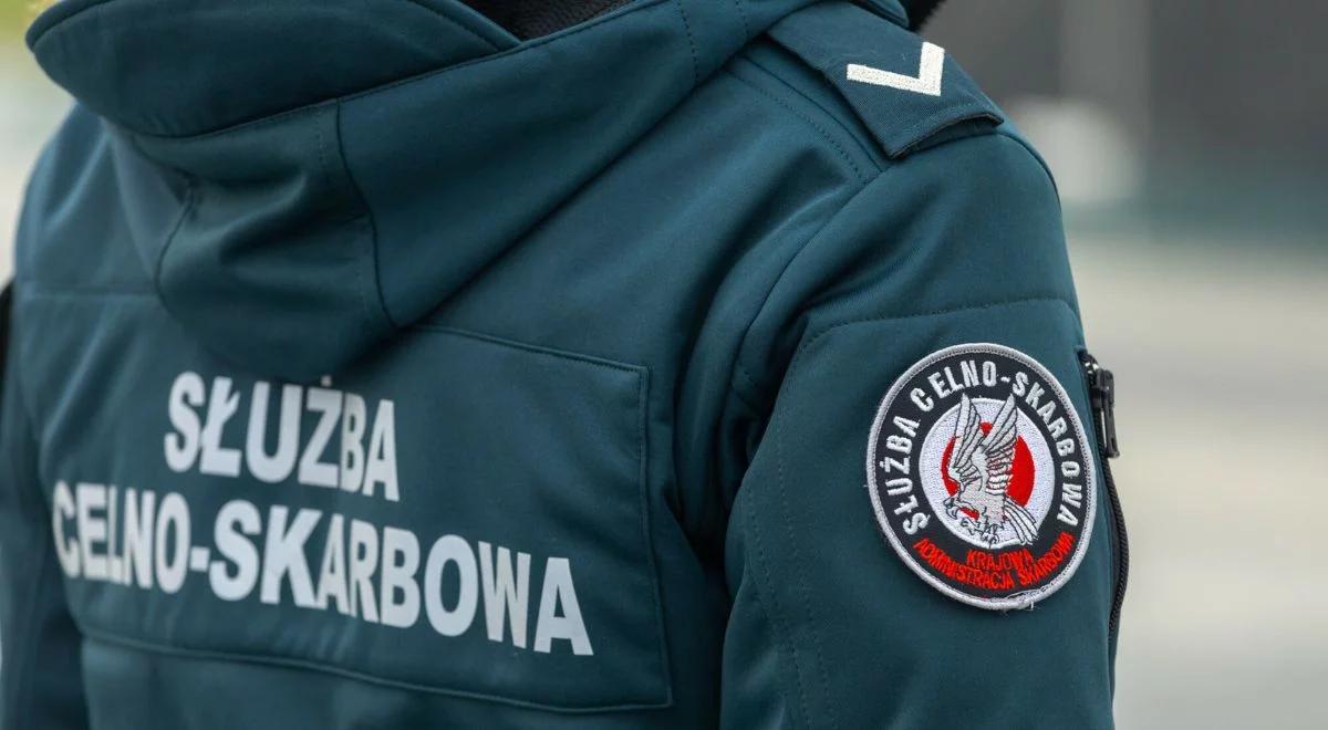 Akcja KAS w centrum handlowym w Wólce Kosowskiej. Mandaty na blisko 300 tys. zł
