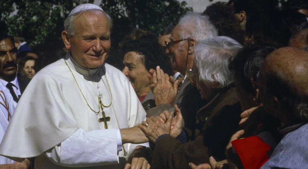 W społeczeństwie rośnie uznanie dla Jana Pawła II. Znamy wyniki sondażu