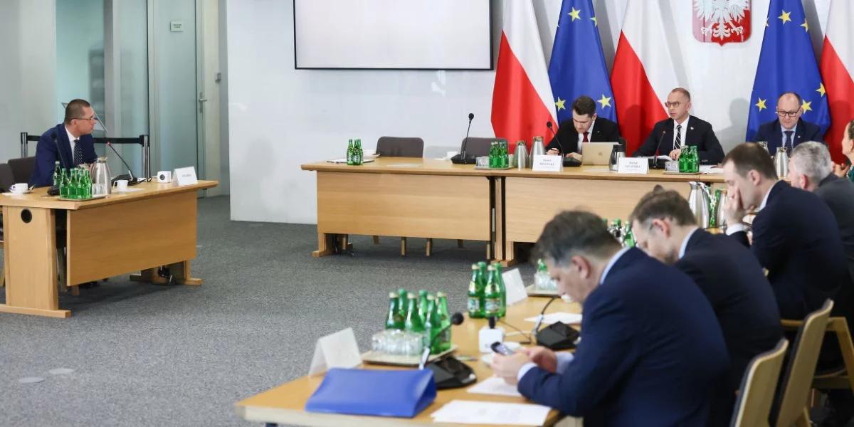 Afera wizowa. Przesłuchanie byłego szefa wywiadu. Jest wniosek o zdjęcie klauzuli niejawności