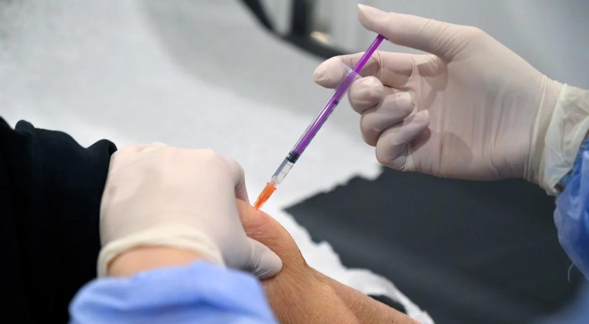 Izrael nie zwalnia tempa. Zaszczepiła się już połowa obywateli