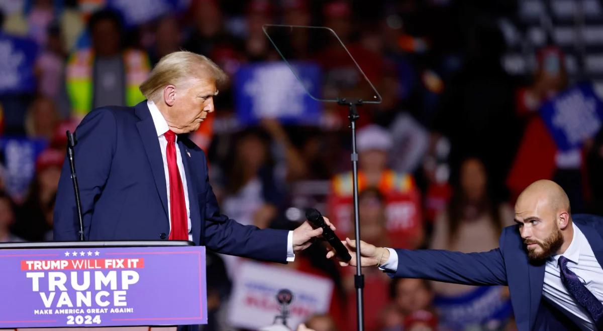 Donald Trump wściekły przez podczas wiecu. "Chcecie zobaczyć, jak wywalam ludzi?"