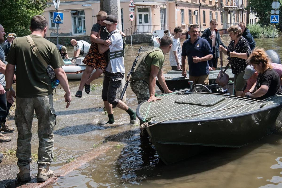 Rośnie bilans ofiar zniszczenia zapory na Dnieprze. Dane z obszarów okupowanych nie są znane