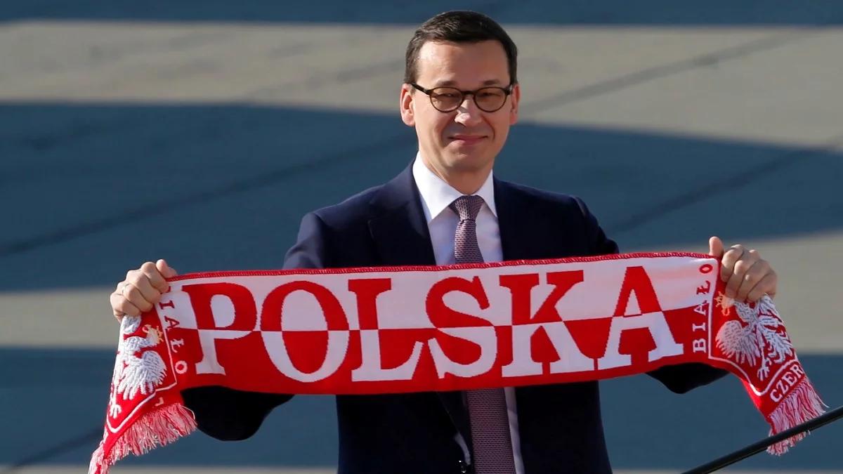 "Miliony serc polskich kibiców zabiją szybciej". Życzenia premiera przed meczem z Meksykiem 