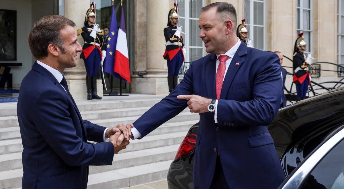 Co oznacza ten gest Nawrockiego? Ekspert nie ma wątpliwości