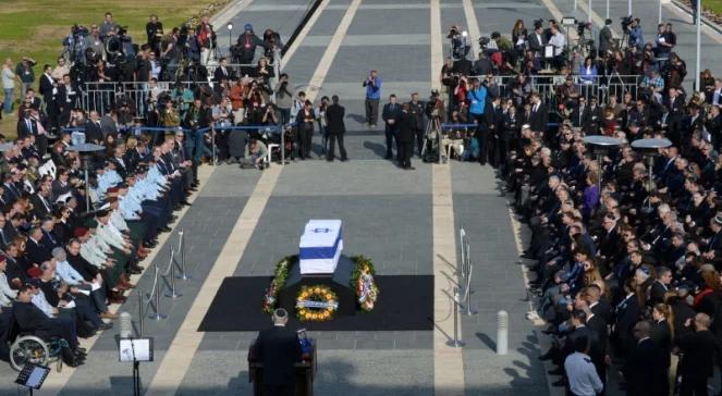 Izrael żegna Szarona. "Odpoczywaj w pokoju Wielki Przywódco"