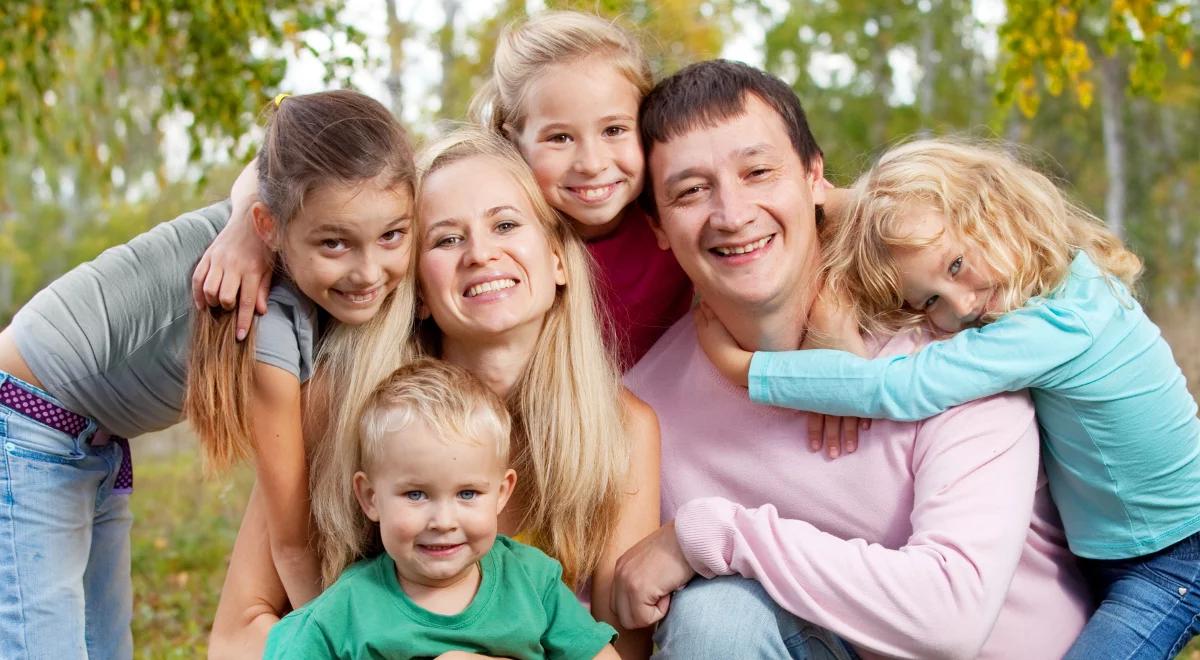 Świadczenie "Mama 4 Plus" już dla ponad 53 tys. osób. Znamy nowe statystyki