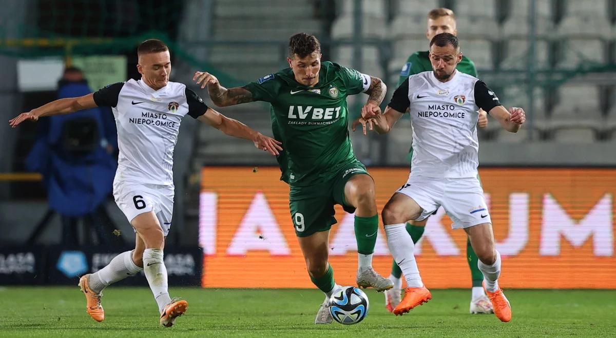 Ekstraklasa: Puszcza - Śląsk. Mecz pod znakiem rzutów karnych, faworyt odwrócił losy spotkania 