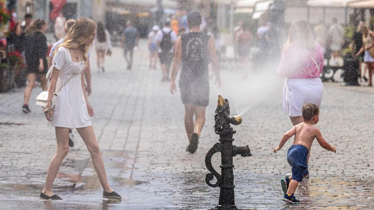 Żar poleje się z nieba. Od czerwca nadciąga fala upałów