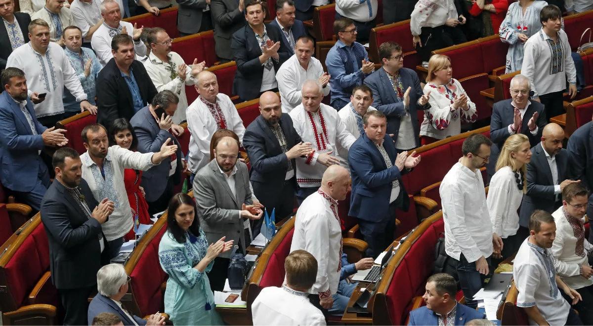 Ukraina: koniec koalicji parlamentarnej. Wołodymyr Zełenski nie może rozwiązać parlamentu 