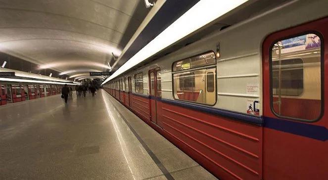 Wypadek w Warszawie: metro potrąciło człowieka. Utrudnienia w kierunku Młocin