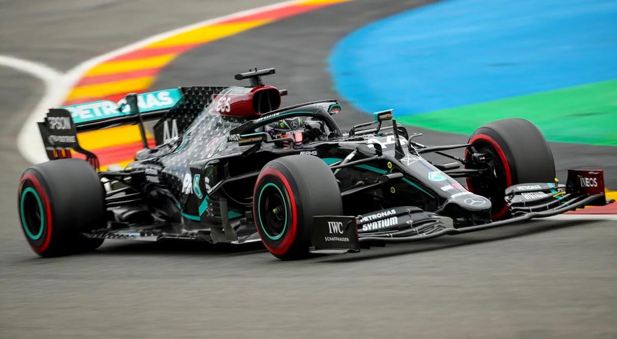 Formuła 1. Lewis Hamilton z pole position przed GP Belgii