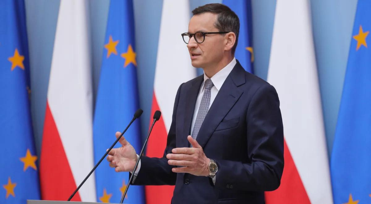 "Nie dopuścimy, by przemytnicy ludzi dyktowali warunki UE". Premier Morawiecki o pakcie migracyjnym