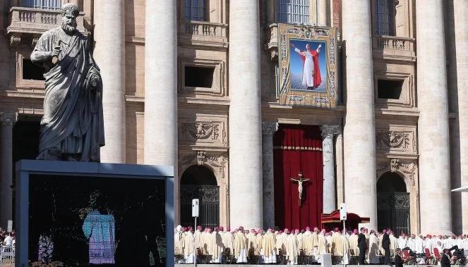 Synod w Watykanie. "Dwa kroki do przodu, jeden w tył"