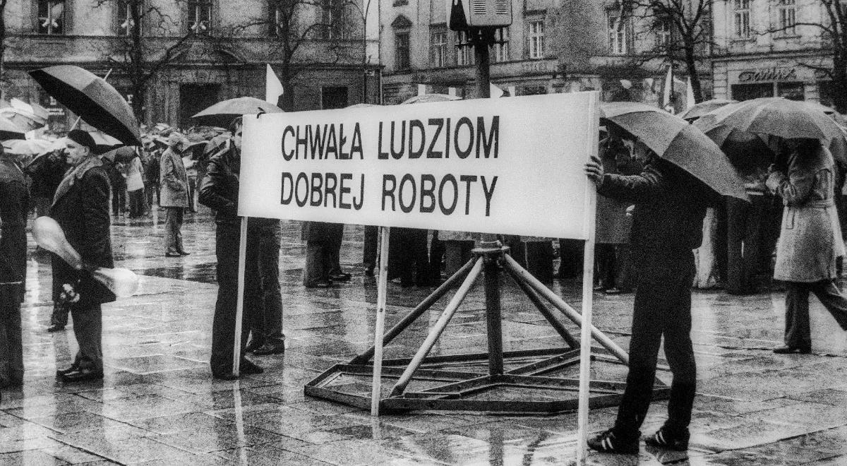 "Nie jest to święto komunistyczne". Prof. Włodzimierz Suleja o historii 1 Maja - Święta Pracy