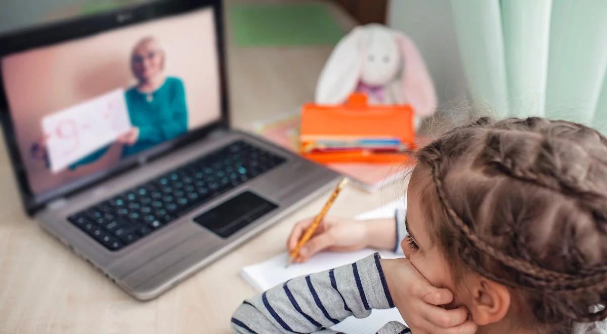 300 zł w ramach programu "Dobry Start". Wnioski można składać jeszcze dziś