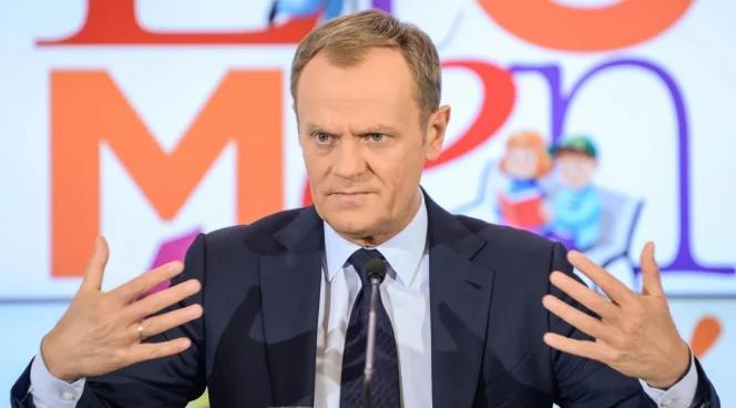 Tusk: 450 mln zł więcej na przebudowę dróg lokalnych w 2014 r. 