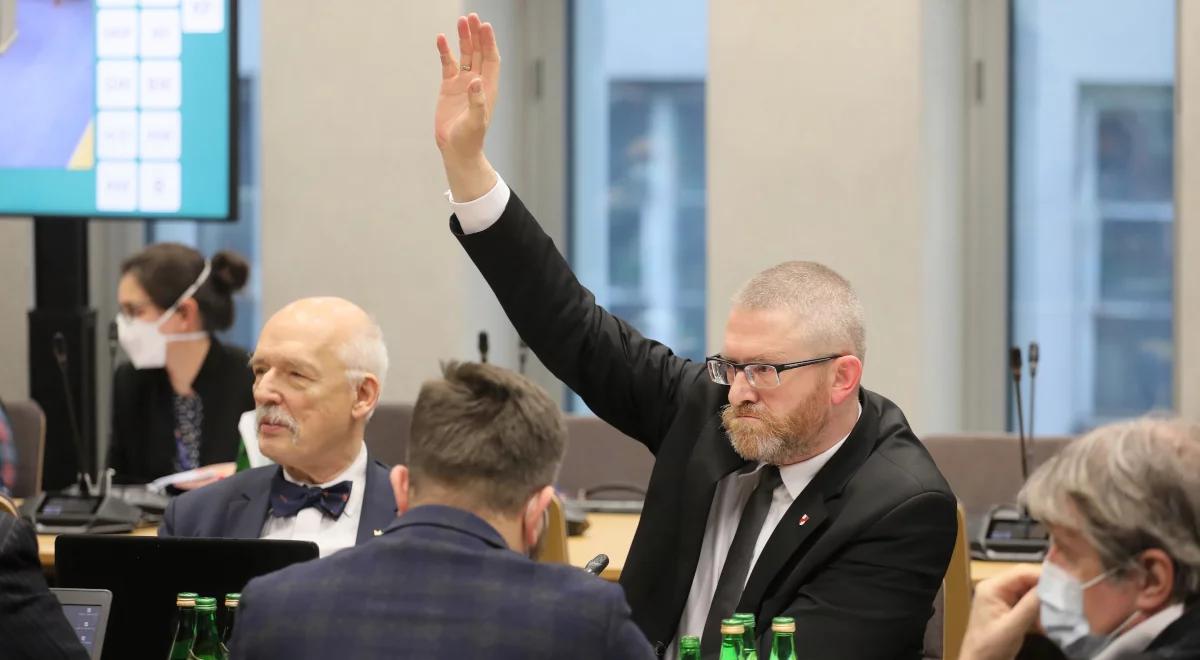Radykalne wypowiedzi polityków. "Społeczeństwo chce emocji, więc je dostaje"