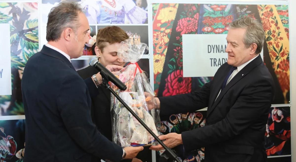 W resorcie kultury otwarto wystawę "Zespół Śląsk - dynamika tradycji"