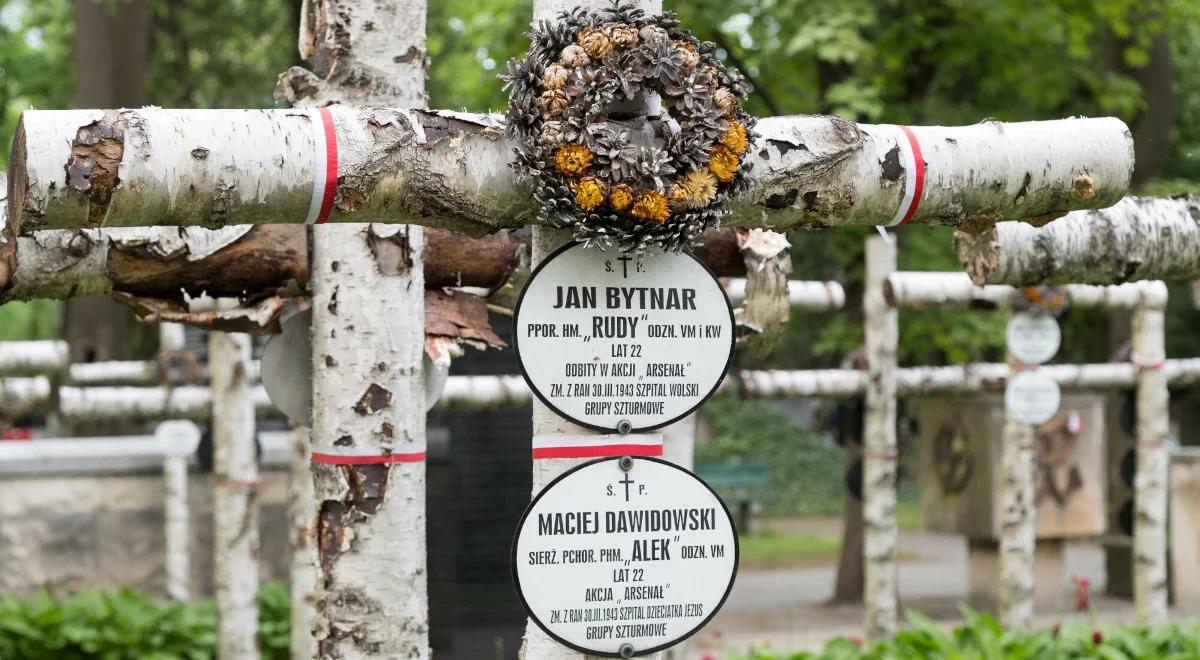 "Tylko proszę nie płakać". Wspomnienia matki o skatowanym Janku Bytnarze  