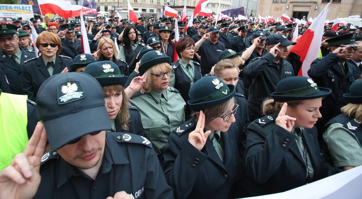 Celnicy protestowali w Warszawie. Chodziło o zatrudnienie i emerytury mundurowe
