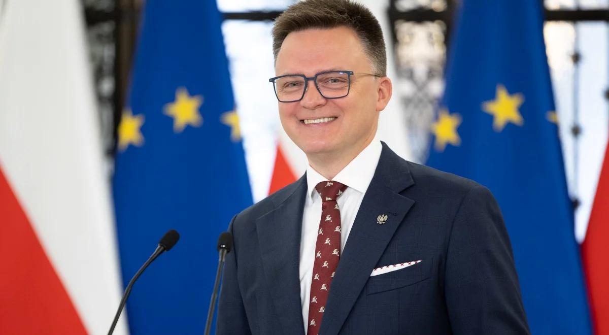 "Przedśmiertne drgawki polaryzacji". Hołownia odpowiada na hejt