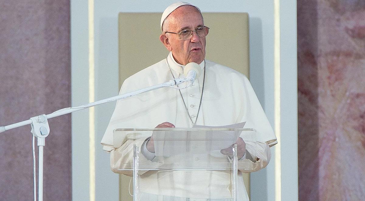 Papież: trzeba zwalczać plagę handlu ludźmi