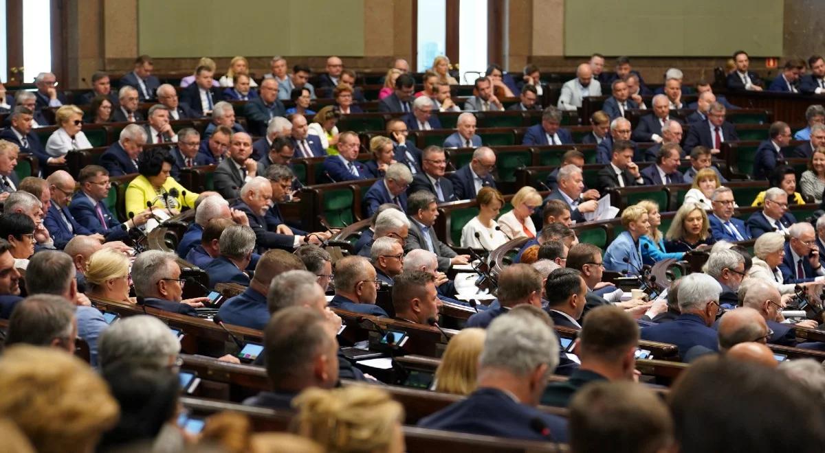 PiS na prowadzeniu z dużą przewagą nad KO. Jest nowy sondaż