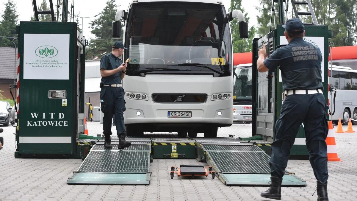 "Bezpieczny autokar" na wakacje. Wspólna akcja Polskiego Radia Kierowców i GITD