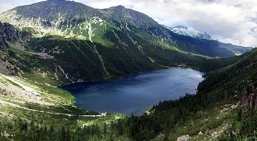 Polisa dla turystów udających się w Tatry to niewielki koszt, a duże korzyści