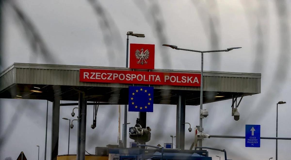 "Stoimy solidarnie u boku Litwy, Polski i Łotwy". Szefowa KE o kryzysie migracyjnym