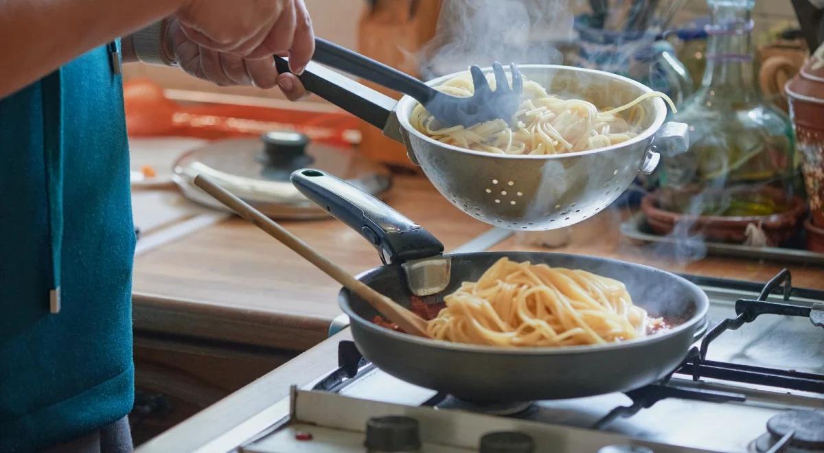 "Jak karma dla kotów". Kucharze wściekli na koncern Heinz za carbonarę w puszce