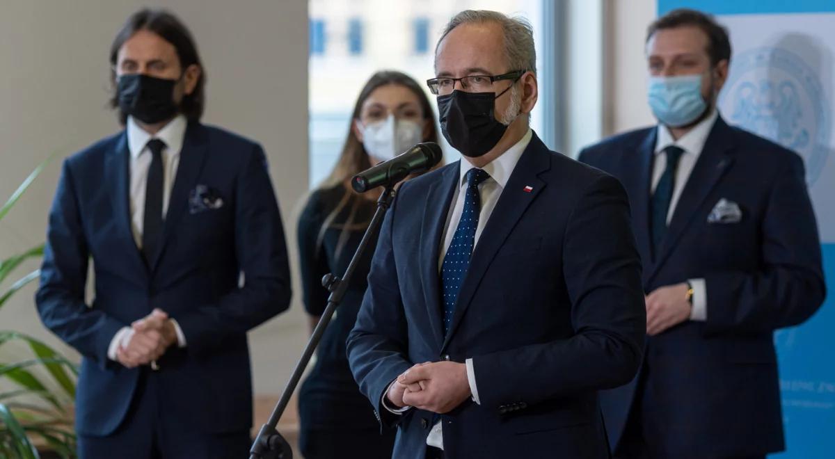 Lek dla pacjentów we wczesnej fazie COVID-19. Niedzielski: wkrótce trafi do lekarzy rodzinnych