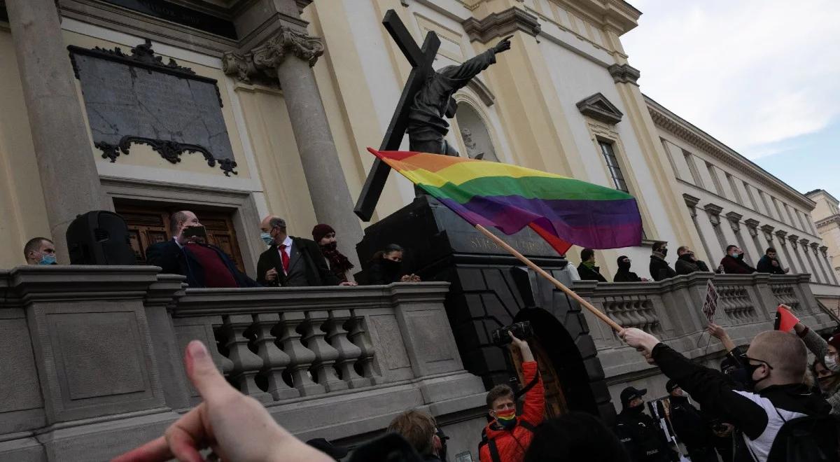 Profanacja bez kary. Prokuratura umorzyła postępowanie dot. znieważenia figury Chrystusa